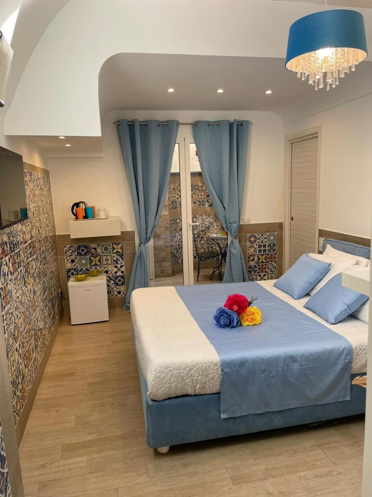 San Nicola Suite & Mini Apartment Sorrento Luaran gambar