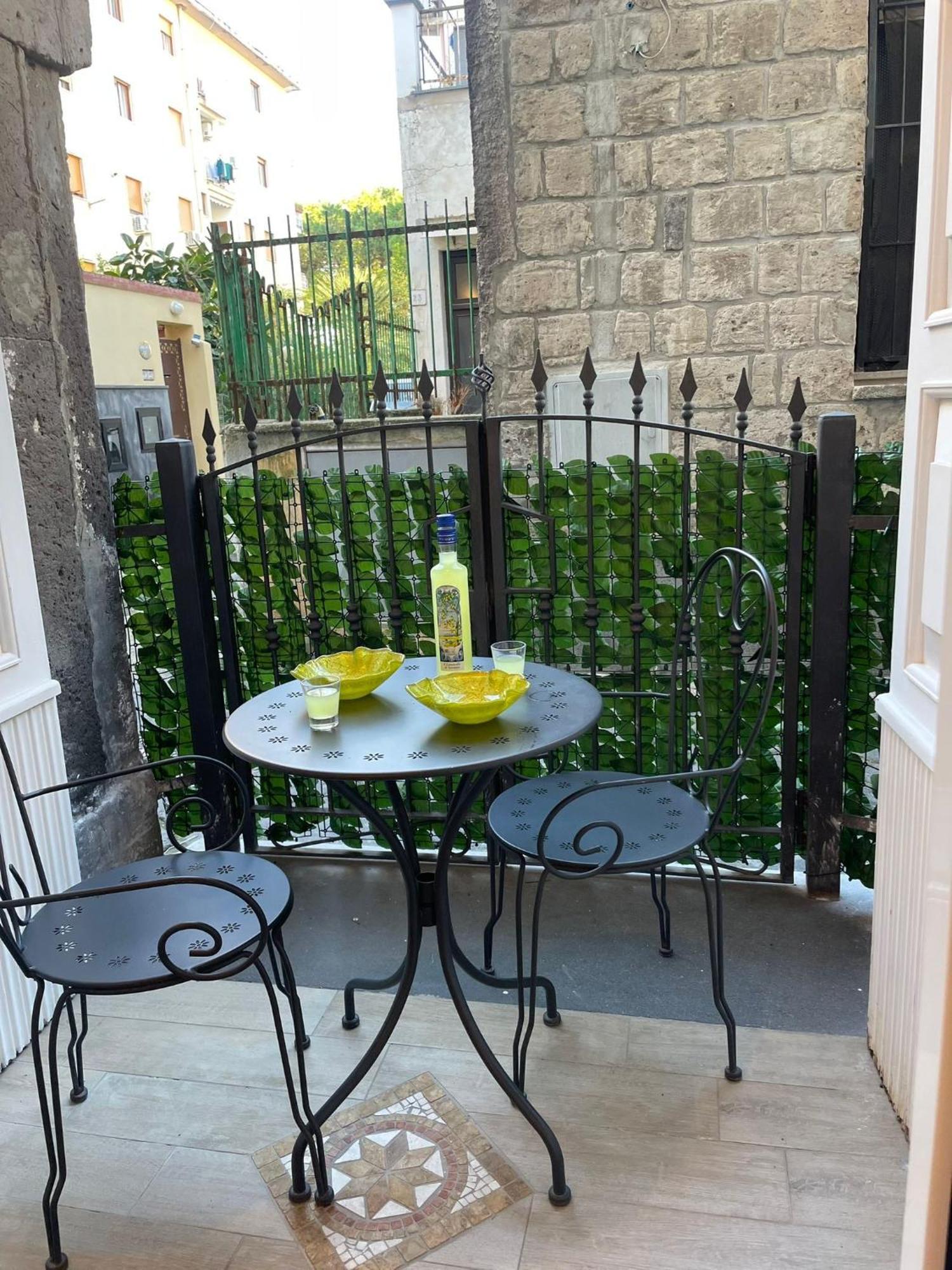 San Nicola Suite & Mini Apartment Sorrento Luaran gambar