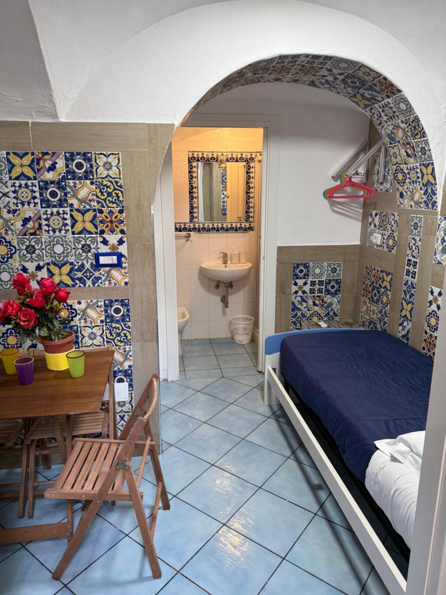 San Nicola Suite & Mini Apartment Sorrento Luaran gambar