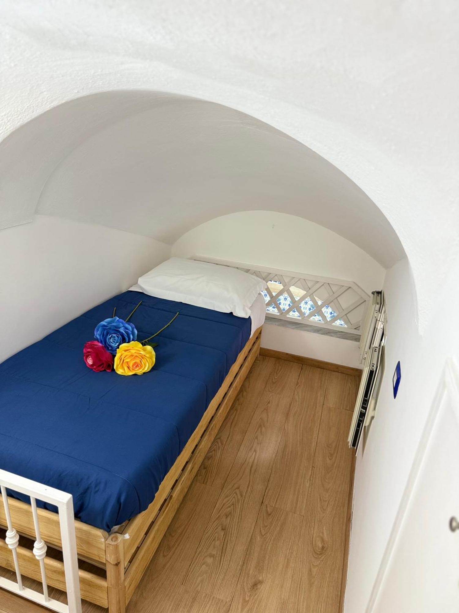 San Nicola Suite & Mini Apartment Sorrento Luaran gambar
